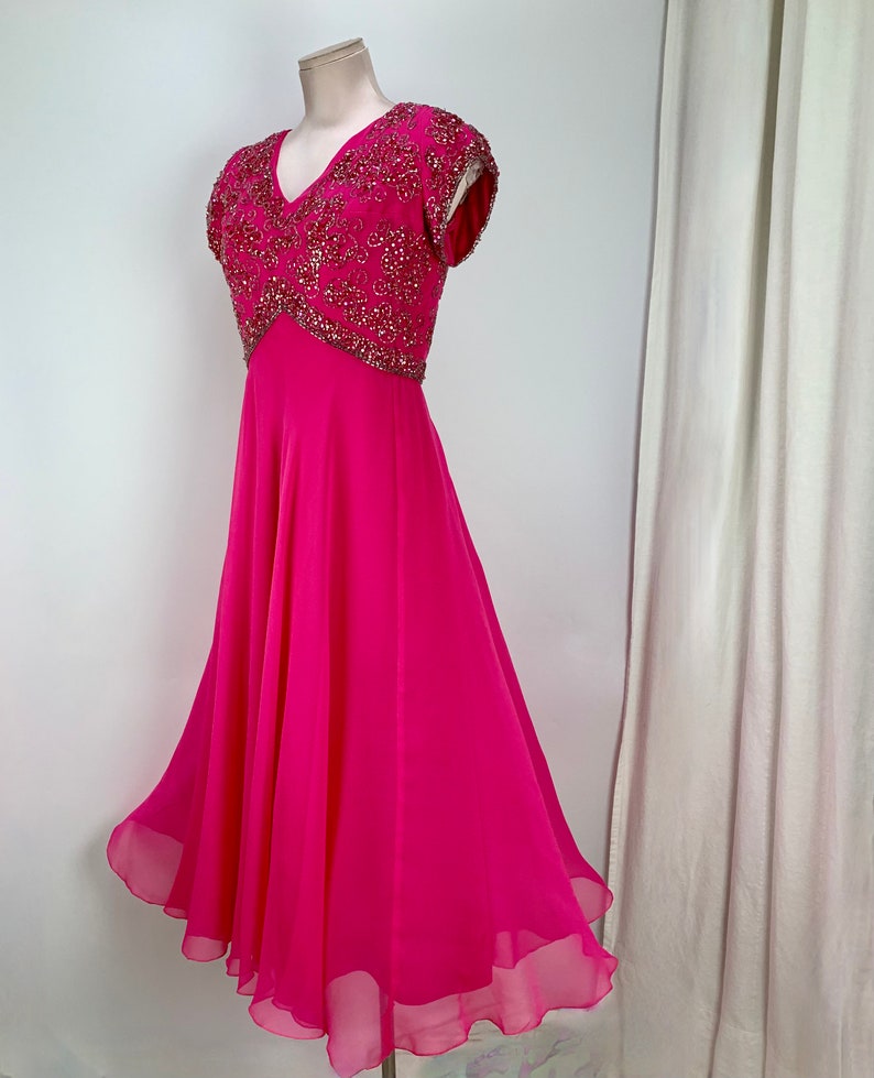 1960'S Goddess Dress Hot Pink Silk Chiffon Iridescent Seqiuns & Beadwork Helen Bass for HAROLD Medium 画像 3
