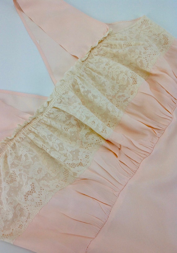 1940'S Bias-Cut Negligee - Rayon in Light Peach -… - image 9