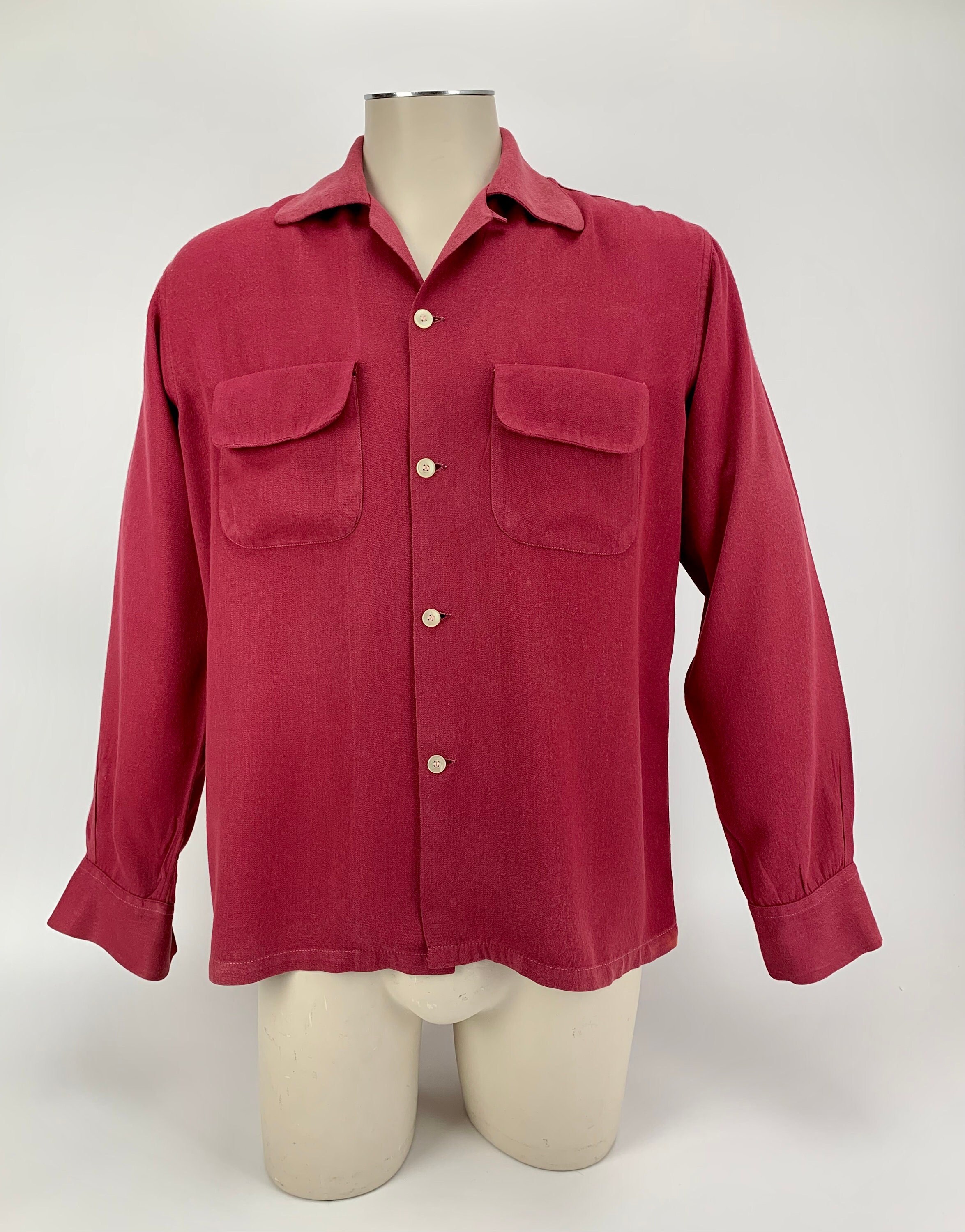 1940's Rayon Gabardine Shirt Burgundy Gabardine PILGRIM LABEL Flap Patch  Pockets Loop Collar Men's Size MEDIUM 