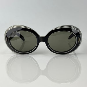 1960er Jahre Large Mod Sonnenbrille - Schwarzweißer ovaler Rahmen - SUNTIMER von VICTORY - Optische Qualität - Neue UV-Gläser
