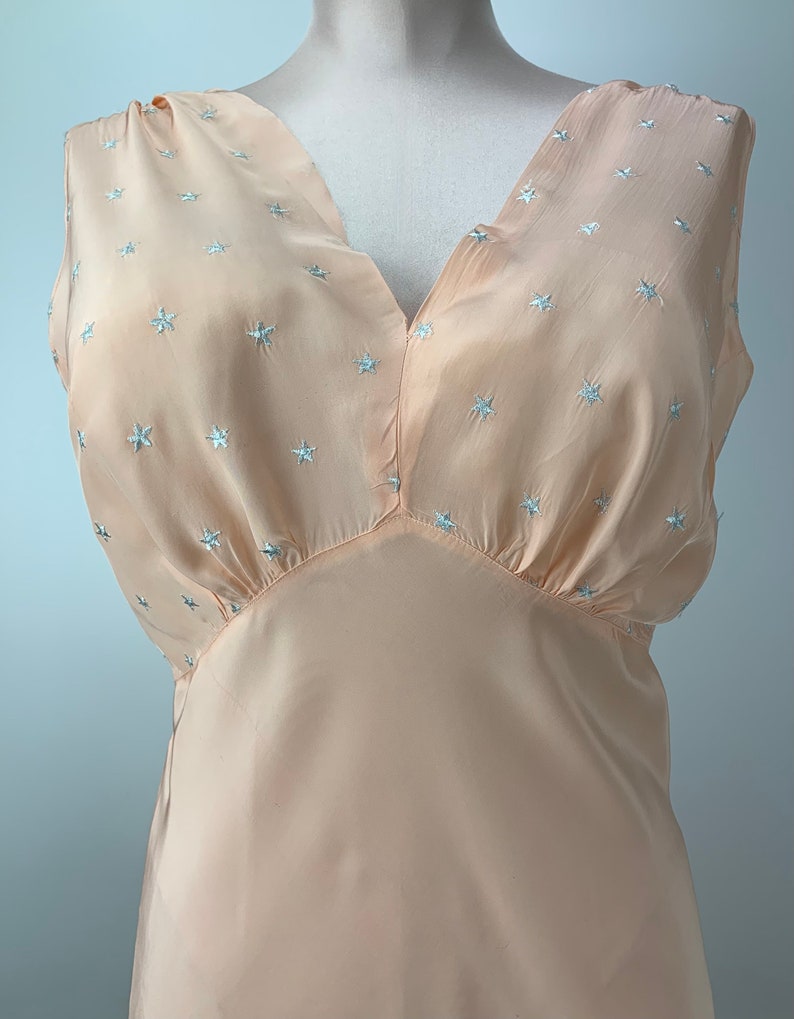 1940's Bias-Cut Negligee in Peach Small Embroidered Blue Star Details RAYON Fabric Size MEDIUM 30 Inch Waist image 5