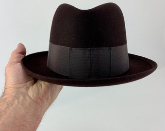 1940'S-50'S  ROYAL STETSON Fedora - Chocolate Wool Felt - Wide Grosgrain Ribbon Band - Men's Size 7-1/8 - NOS DeadStock