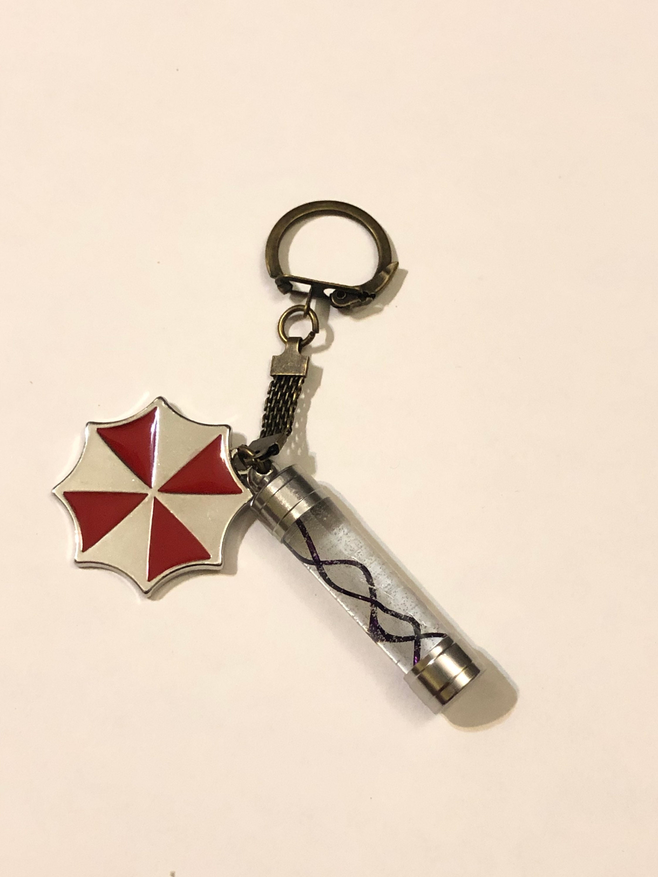 バイオハザード　キーホルダー(T-ウイルス) バイオハザード-t-ウイルスチューブモデル,ペンダント