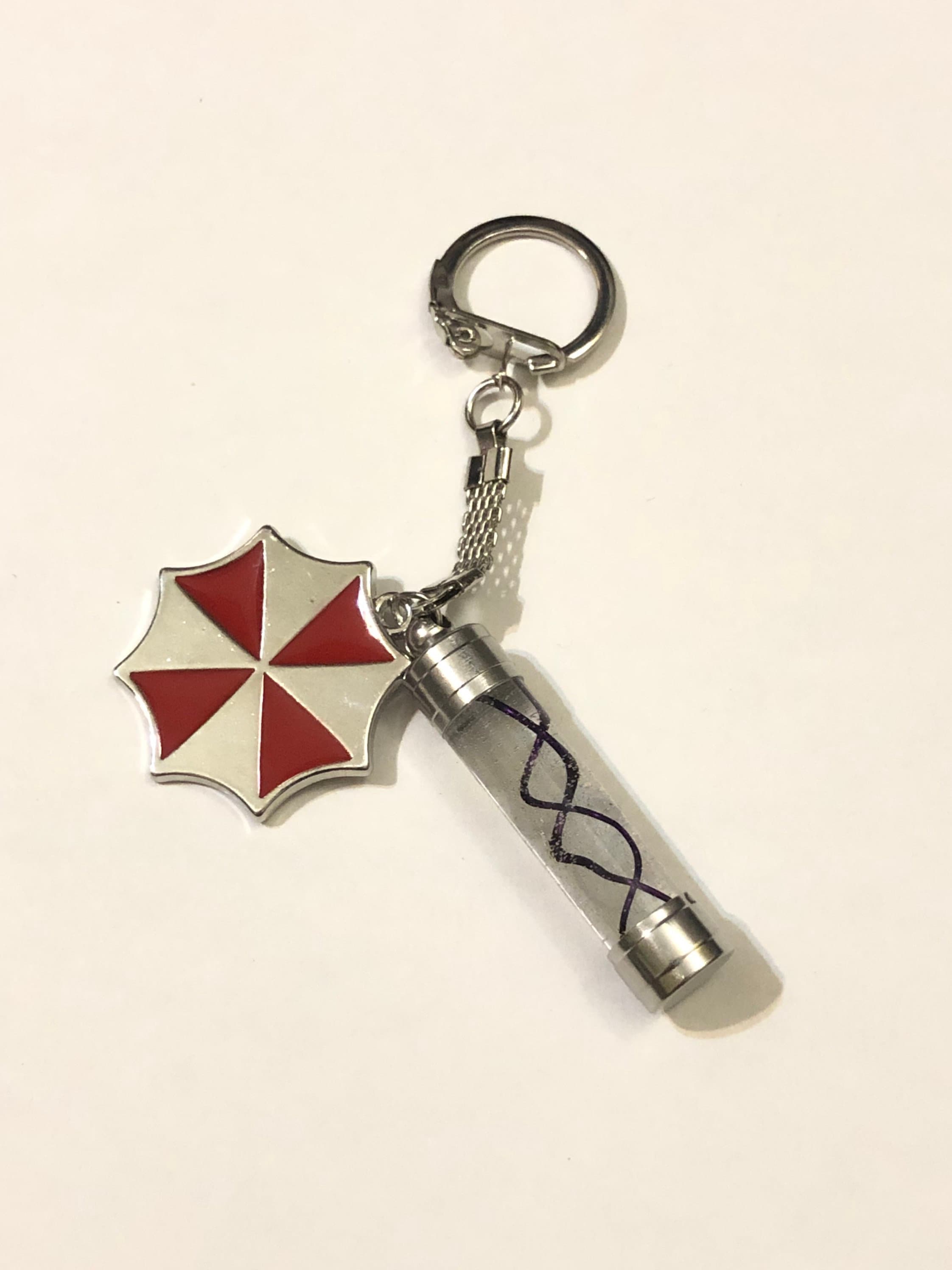 高級品市場 バイオハザード風Tウイルス2インチカプセルペンダントキー キーホルダー・アクリルキーホルダー
