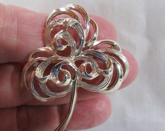 Signed Coventry/Sarah Coventry 3 Leaf Clover Floral Gold Tone Brooch/Pin 2"X1.5"