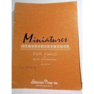 Piano - Miniatyrer för piano av Ruth Schonthal Volym 2 Shawnee Press 1964