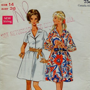 Pode incluir: Padrão de costura Butterick vintage 5265 com dois modelos de vestidos. A capa mostra ilustrações dos vestidos, um branco e outro estampado com desenhos florais vermelhos, azuis e brancos. O padrão é tamanho 14, contorno do busto 91 cm.