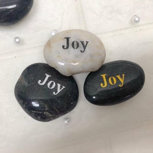 Lot of 20pcs Smooth Polished Engraved Inspirational Positive message Stones Spirit Etched Words Natural River Rocks Joy