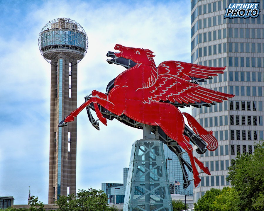 置物 DW THE MILLENNIUM AT HORSESHOE BAY Downtown Dallas Photograph, Color Photography, Texas Wall