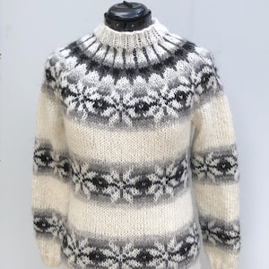 Icelandic sweater - handmade from pure Icelandic Wool - jumper - Pattern from Faroe Islands - Islandpullover - pull islandais - lopapeysa