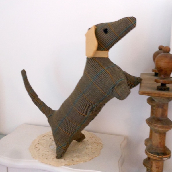 Petit chien de collection en tissu prince de Galles - Basset