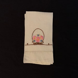 Toalha de chá bordada à mão vintage