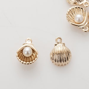 6PCS - 9×12mm Pearl Shell Pendant(Small) ,4mm Pearl Charm, Polished Gold-Plated  [CU0002s-PG]