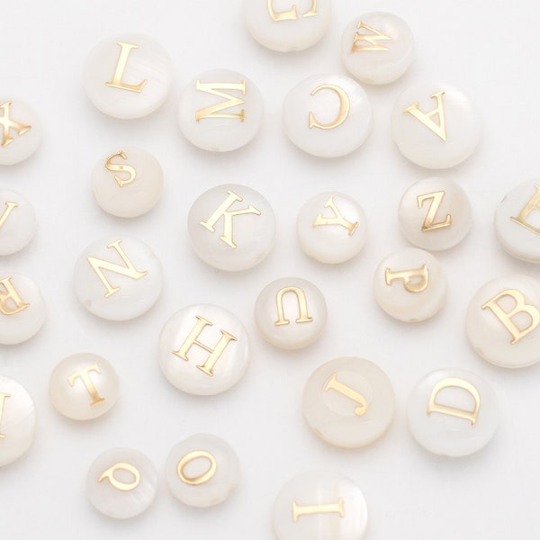 2 PCS - initiales de perles en nacre dorées de 6 mm/8 mm, coquillage naturel avec perles de l'alphabet, breloque ronde, lettre, coquillage blanc [CB0122]