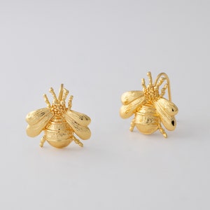 2PCS - Bumble bee Hook, Bee Hook Earring, Gold Bee Hook, Jewelry Making, Jewelry Suppliers [H0024]