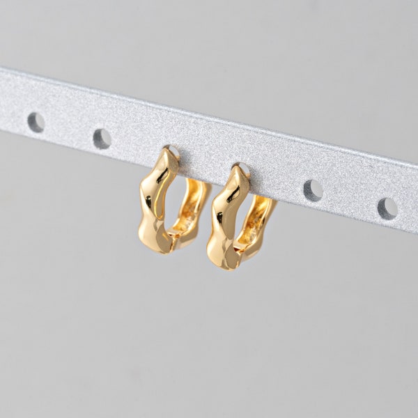 2PCS - Twisted Hoop Earrings, Dainty Earrings, Huggie Hoop Earrings, One Touch Earring, Real 14K Gold Plated [E0672-PG]