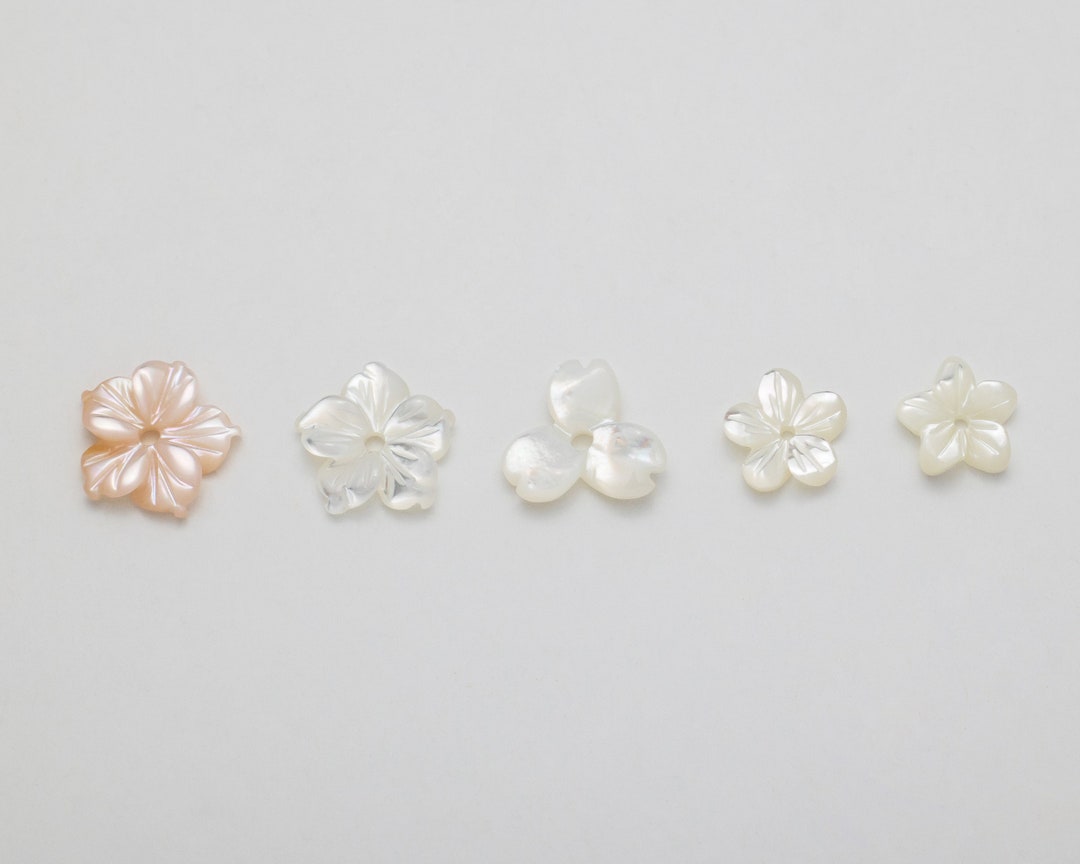2,6PCS Mother of Pearl Flower Beads, White Shell Flower Beads, Center