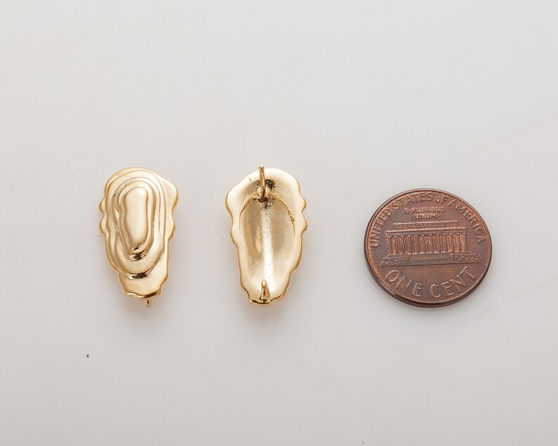 E0460-PG Oyster shell post earrings 12x22mm Post Earring Round Post Earrings 2 Pieces Polished Gold-Plated Jewelry Making
