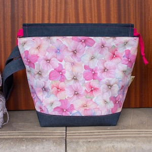 Bolsa de tricô com estampa de hortênsia, bolsa de projeto com cordão de flores, tamanho médio