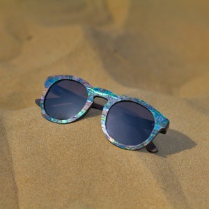 Rivington Seashell Unisex Fashion Sunglasses Grey Lens image 2