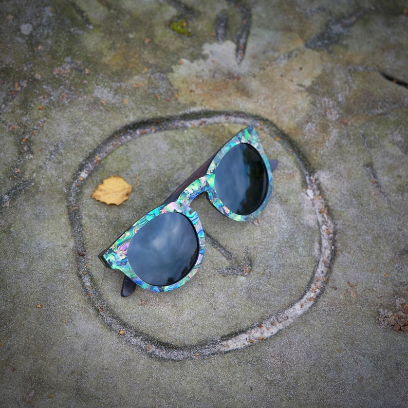 Rivington Seashell Unisex Fashion Sunglasses Grey Lens image 10