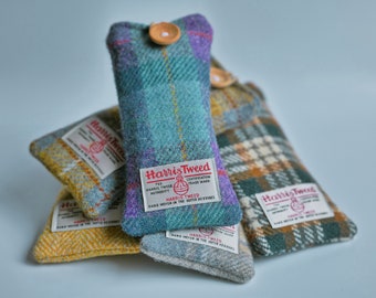 5 Tweed Designs,Perfektes Geschenk,Neu mit Etikett Luxus Harris Tweed Flachmann 5 Tweed Designs,Perfektes Geschenk,Neu mit Etikett Luxus Harris Tweed Flachmann