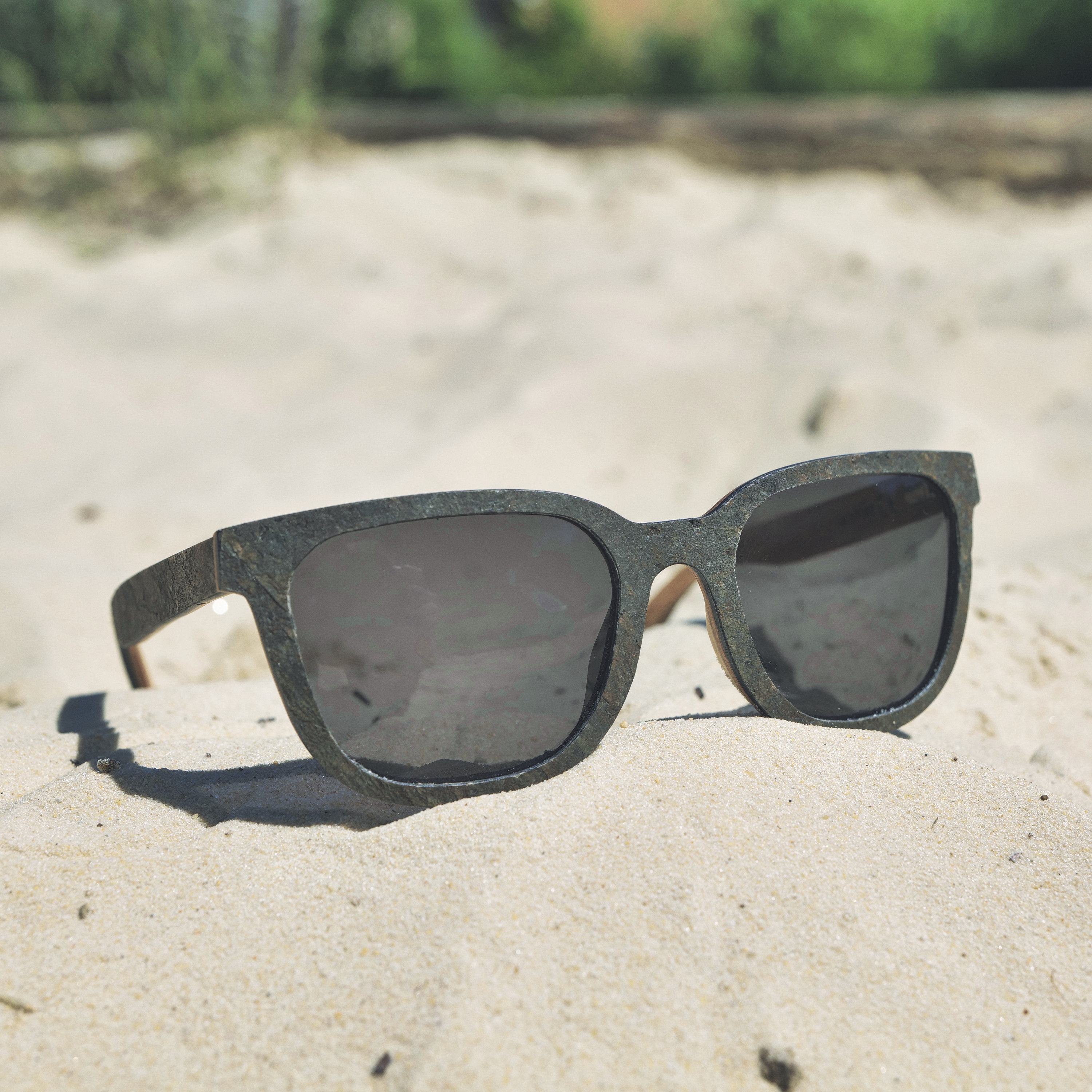 Driskills Sunglasses Stone & Bamboo Frame - Grey Lens