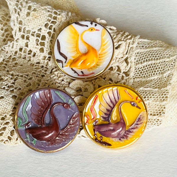 SOLD (3) Vintage Glass Swan Buttons, Bird Buttons, Vintage Buttons, Glass Buttons