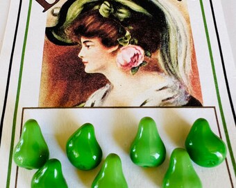 Vintage Set 7 Realistic Green Glass Pear Fruit Button on Card, Mint Condition, Vintage Glass Buttons, Fruit Glass Buttons, Green Buttons