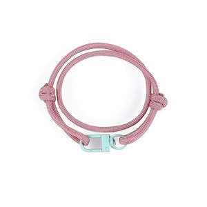 Pulsera de paracord hecha a mano: nudo corredizo ajustable, diseño unisex impermeable.