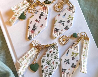 Flower Pot Motel Keychain, Polymer Clay, gold keychain set with flower and heart accents