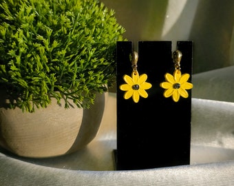 Yellow Daisy earrings, Polymer Clay Earrings, Dangle gold earrings , dressy or casual jewelry