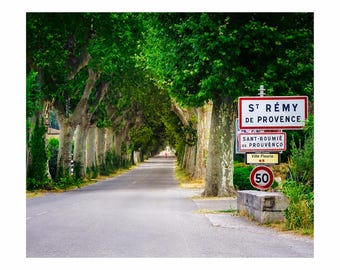 Photographie imprimée de la route des platanes à Saint-Rémy-de-Provence, panneau mural de village français