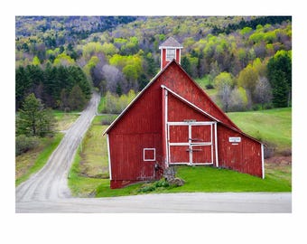 Impression de photographie de grange rouge du Vermont | Paysage printanier Stowe, Vermont | Décoration murale de ferme Nouvelle-Angleterre