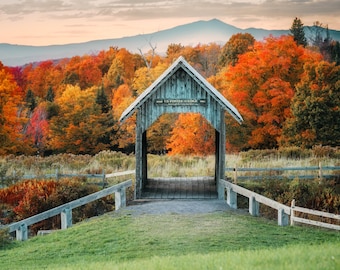 Impression photo de coucher de soleil d'automne de pont couvert du Vermont | Décoration murale paysage d'automne de la Nouvelle-Angleterre