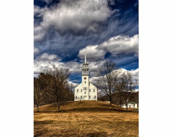 Impression de photographie de la Nouvelle-Angleterre | Art mural église blanche du Vermont | Americana historique de ciel orageux