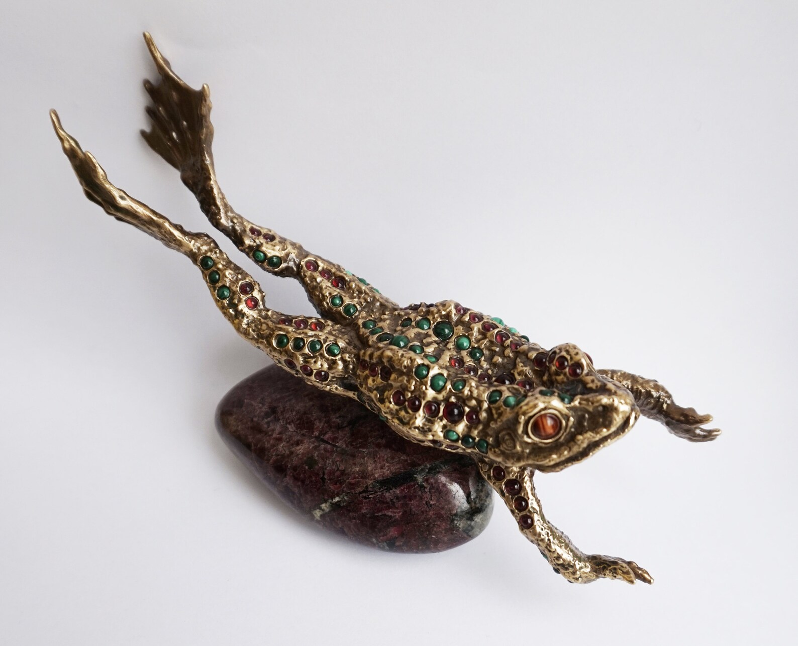 Frog in love sculpture bronze sculpture of a frog Etsy