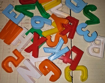 28 Piece Vintage Plastic Numbers Letters Lot