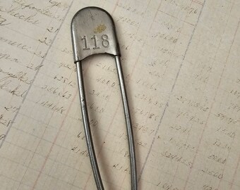 118# Vintage Antique Large Laundry Safety Pin