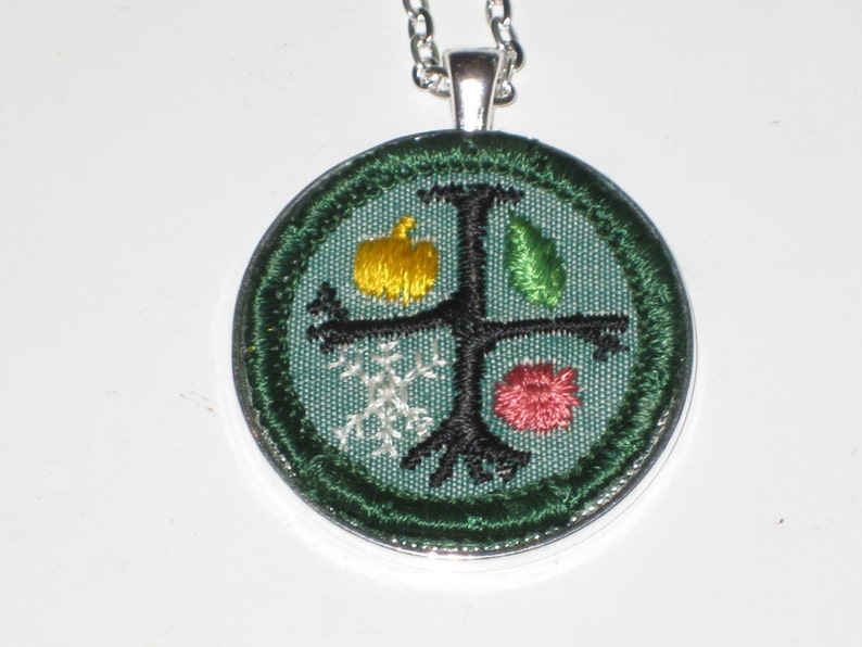 4 Seasons Patch Girl Scout Necklace 1960s 1970s Authentic Cloth Badge Observer Pumpkin Leaf Flower Snowflake Necklace