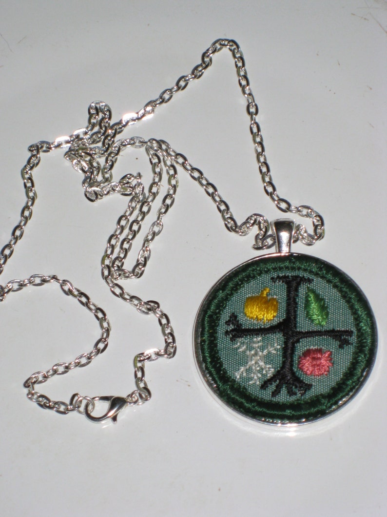 4 Seasons Patch Girl Scout Necklace 1960s 1970s Authentic Cloth Badge Observer Pumpkin Leaf Flower Snowflake Necklace