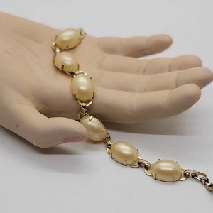 Vintage Faux Pearl Cabochons in Gold Tone Link Bracelet