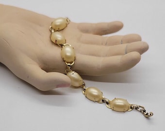 Vintage Faux Pearl Cabochons in Gold Tone Link Bracelet