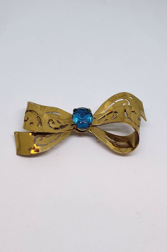 Mid Century Coro Pegasus Bow Brooch with Blue Rhin