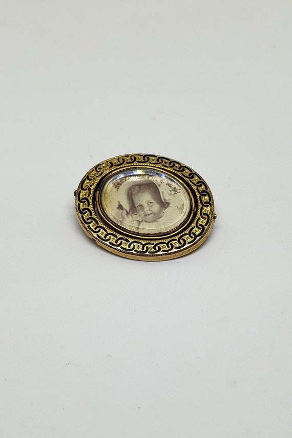 Antique 10K Gold Oval Revolving Mourning Brooch wi