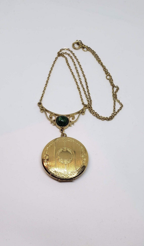 Sarah Coventry Gold Tone Round Lavaliere Locket w… - image 1