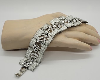 Vintage Lisner Mid-Century Silver Tone Link Bracelet