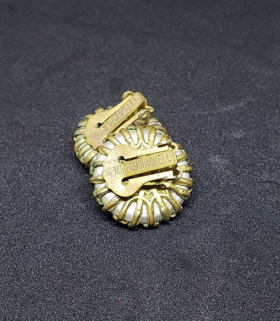 Signed Miriam Haskell Vintage Faux Baroque Caboch… - image 5