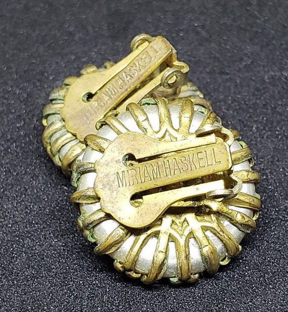 Signed Miriam Haskell Vintage Faux Baroque Caboch… - image 10