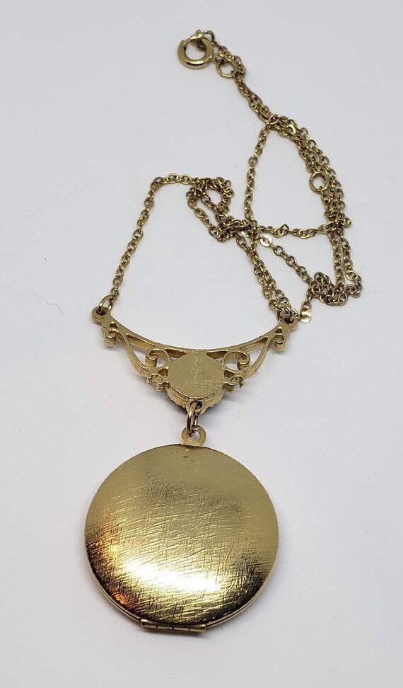 Sarah Coventry Gold Tone Round Lavaliere Locket w… - image 7
